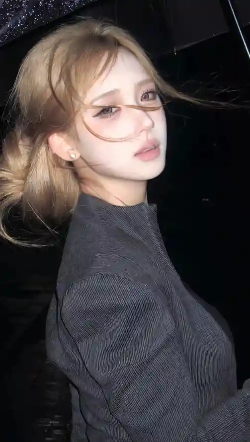 亚洲欧美在线播放专区精品首页推荐：一站式横跨东西方影像的最优策略